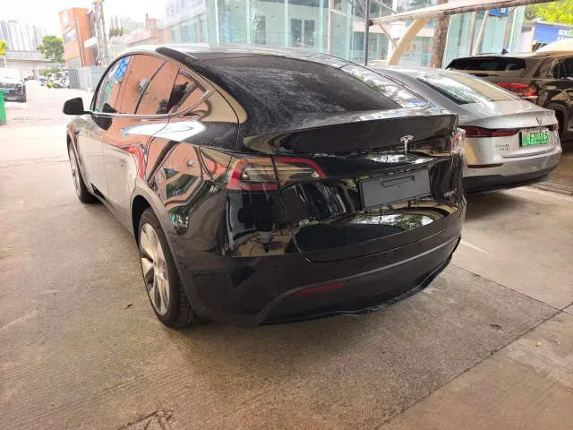 Tesla Model Y 2022 Facelift Rear-Wheel Drive Version — Фото автомобиля 17