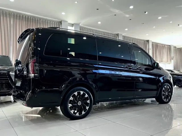 Mercedes-Benz V-Class — Фото автомобиля 4