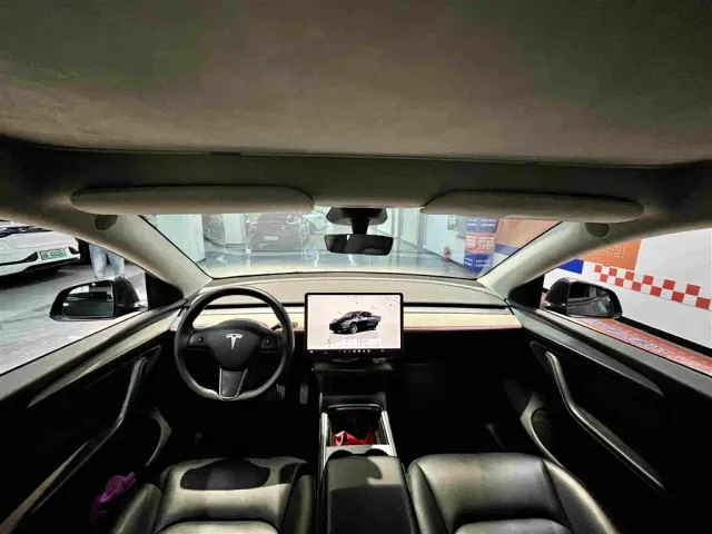 Tesla Model Y — Фото автомобиля 6