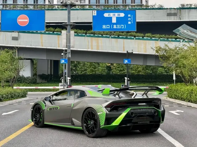 Lamborghini Huracan — Фото автомобиля 9