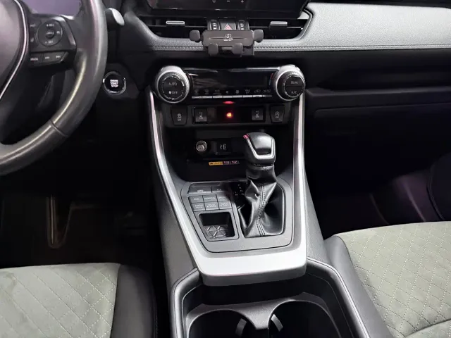 Toyota RAV4 — Фото автомобиля 16