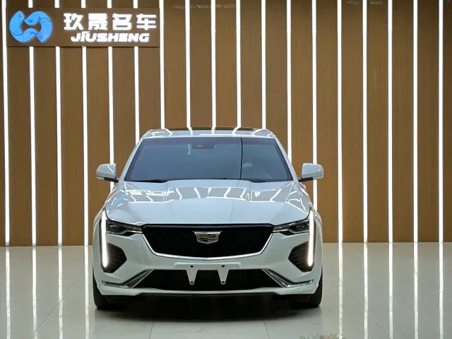 Cadillac CT4 — Фото автомобиля 2