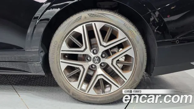 Hyundai Grandeur Grandeur (GN7) 2.5 Бензин 2WD — Фото автомобиля 21