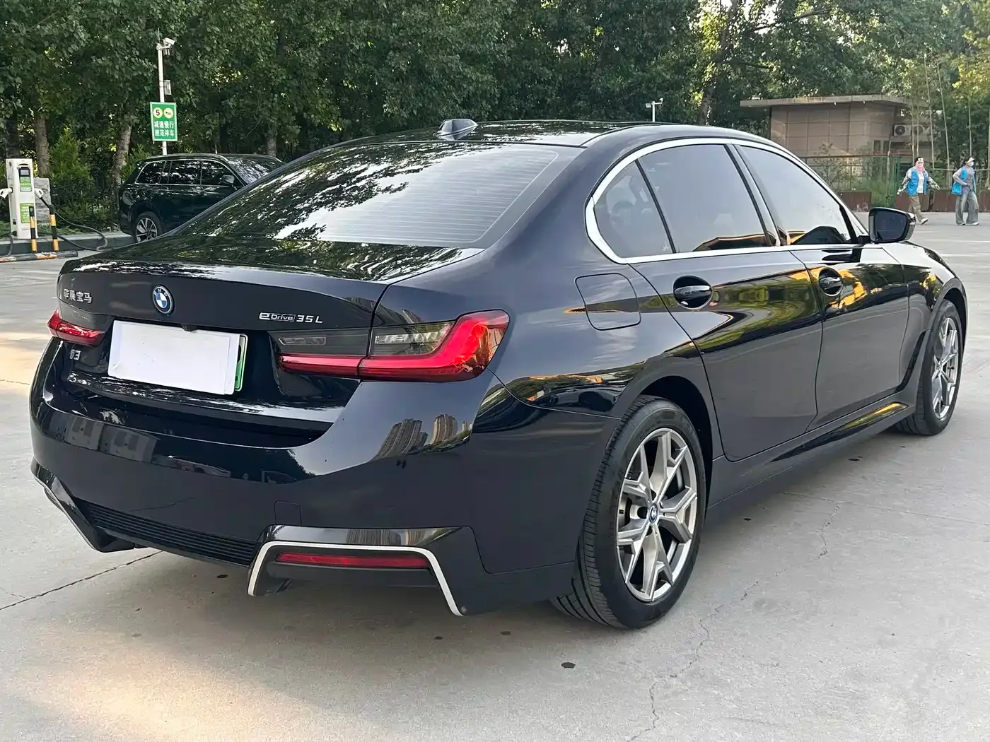 BMW BMW i3 2024 eDrive 35 L — Фото автомобиля 6