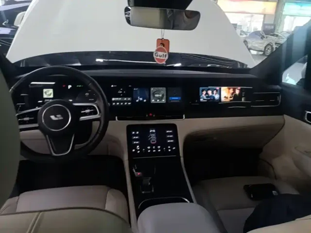 Li Auto ONE — Фото автомобиля 17