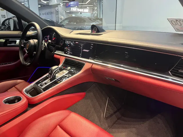 Porsche Panamera — Фото автомобиля 10