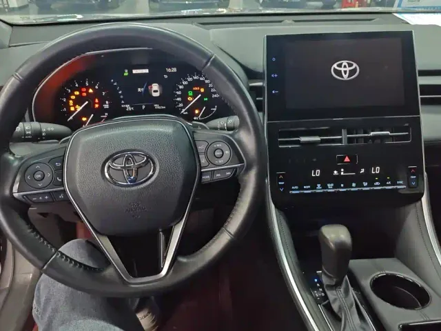 Toyota Avalon — Фото автомобиля 12