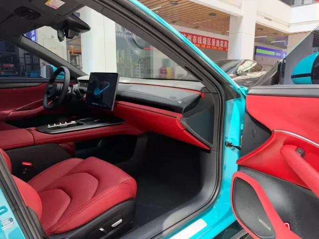 Xiaomi SU7 — Фото автомобиля 16