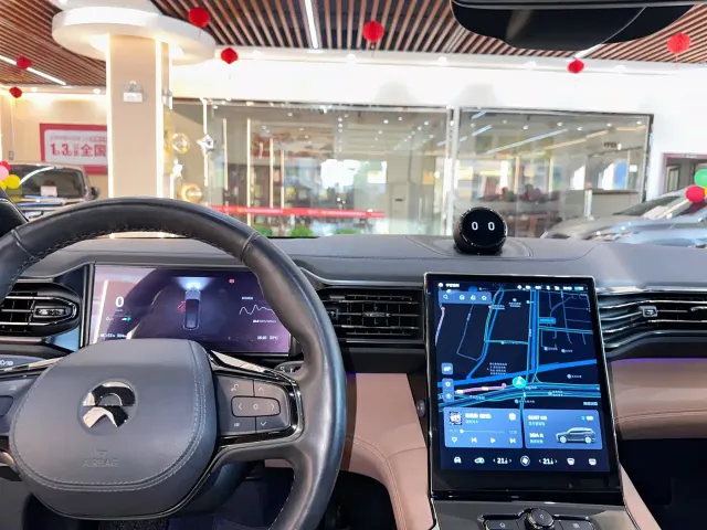 Nio ES8 — Фото автомобиля 10