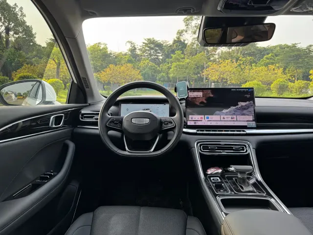 Geely Emgrand — Фото автомобиля 16