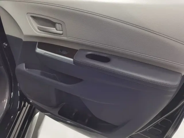 Toyota Granvia — Фото автомобиля 17