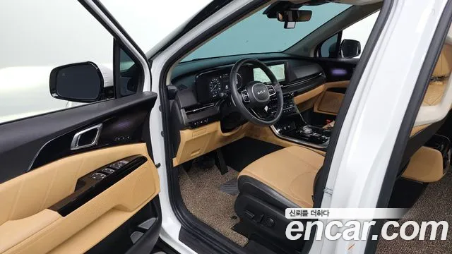 Kia Carnival Generation 4 — Фото автомобиля 10