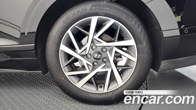 Hyundai Grandeur Grandeur (GN7) 2.5 Бензин 2WD — Фото автомобиля 18