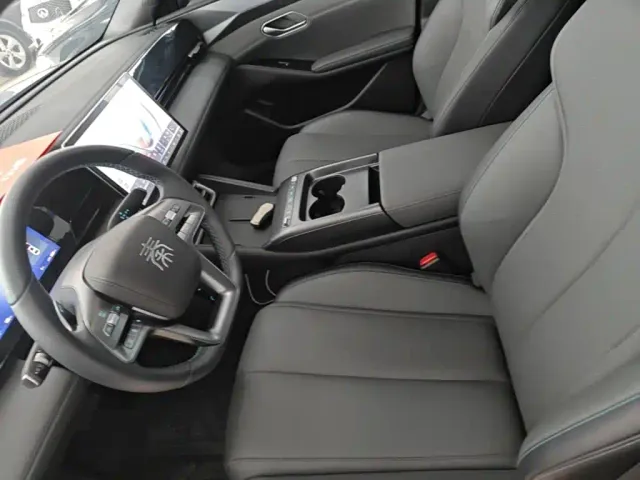 BYD Qin L — Фото автомобиля 14