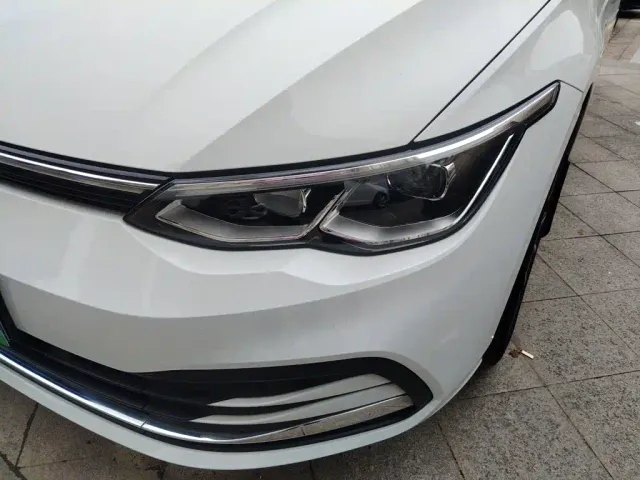 Volkswagen Golf — Фото автомобиля 23