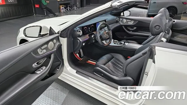 Mercedes-Benz E-Class — Фото автомобиля 11
