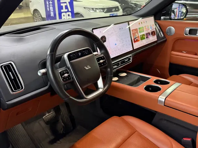 Li Auto L8 — Фото автомобиля 4