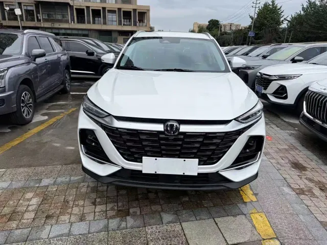 Changan CS75 — Фото автомобиля 2