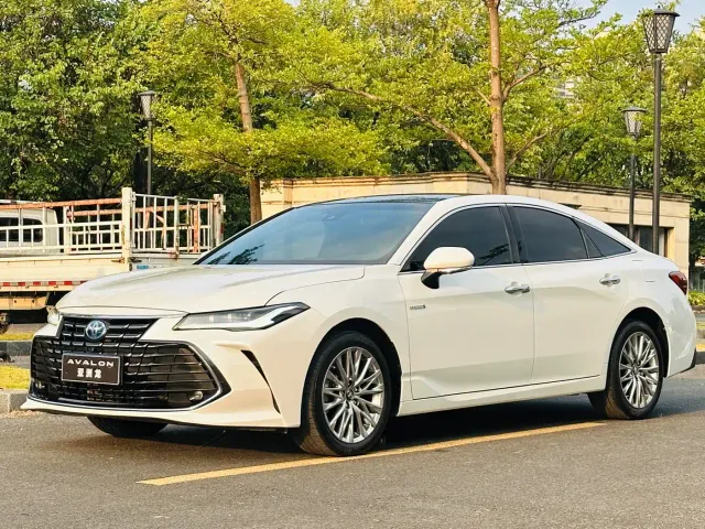 Фотография автомобиля — Toyota Avalon