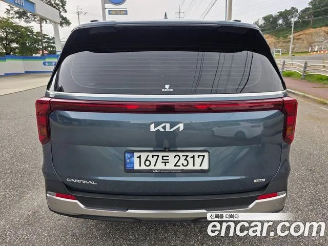 Kia Canival — Фото автомобиля 5