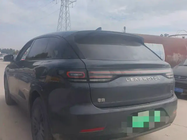 Leapmotor C11 — Фото автомобиля 9