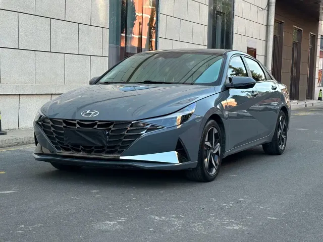 Hyundai Elantra — Фото автомобиля 2