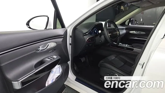 Genesis GV70 — Фото автомобиля 10