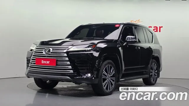 Фотография автомобиля — Lexus LX 4th Gen