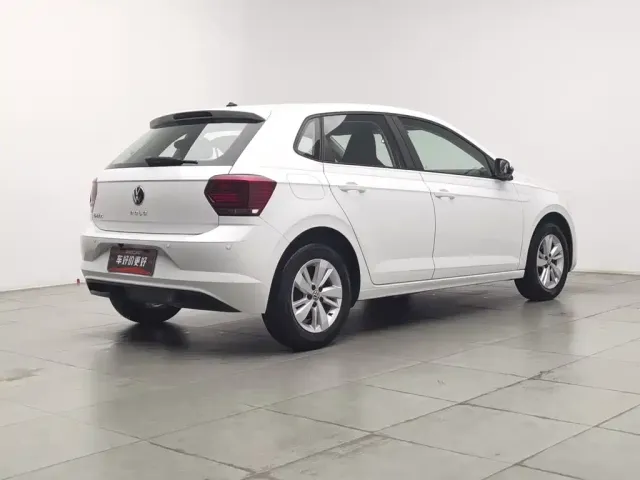 Volkswagen Polo — Фото автомобиля 2
