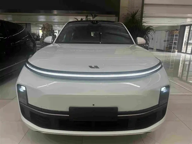 Li Auto L9 — Фото автомобиля 2