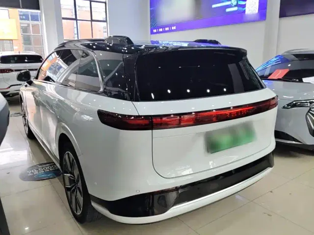 Xpeng G9 — Фото автомобиля 4