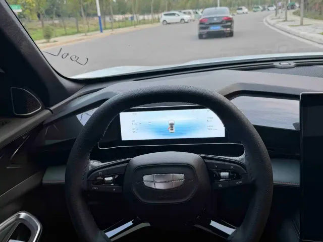 Geely Boyue — Фото автомобиля 11