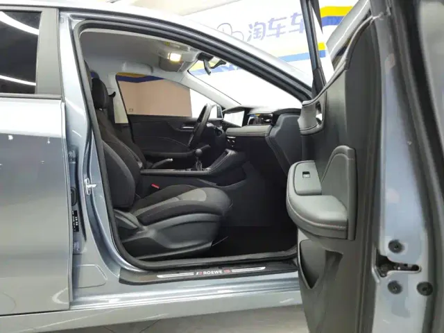 Roewe i5 — Фото автомобиля 8