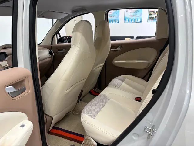 Wuling Motors Hongguang MINIEV 2025 4-Door Advanced — Фото автомобиля 9
