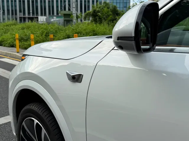 Li Auto L7 — Фото автомобиля 13