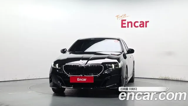 BMW 5 Series G60 — Фото автомобиля 3