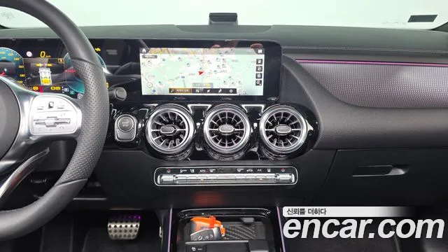 Mercedes-Benz EQA — Фото автомобиля 14