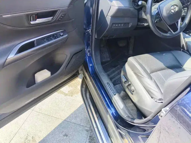 Toyota Harrier — Фото автомобиля 8