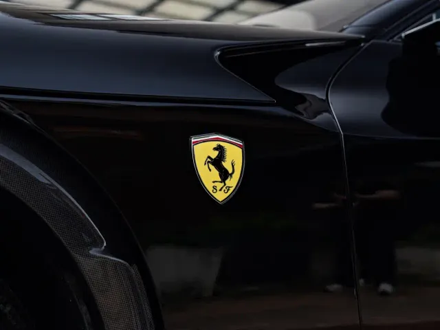 Ferrari Purosangue — Фото автомобиля 9