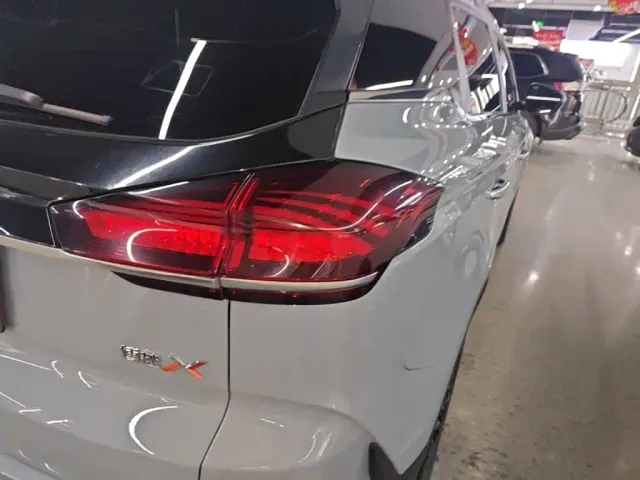 Geely Boyue — Фото автомобиля 7