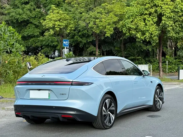 Nio ET5 — Фото автомобиля 7