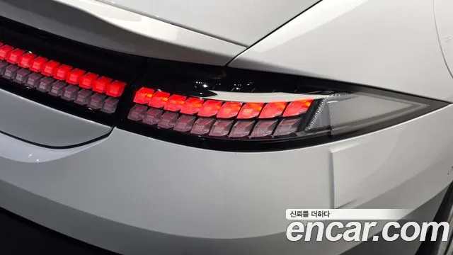 Hyundai Ioniq 6 — Фото автомобиля 8