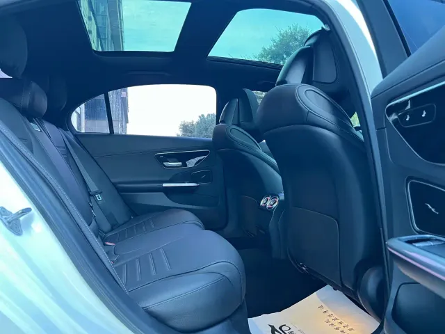 Mercedes-Benz C-Class — Фото автомобиля 11
