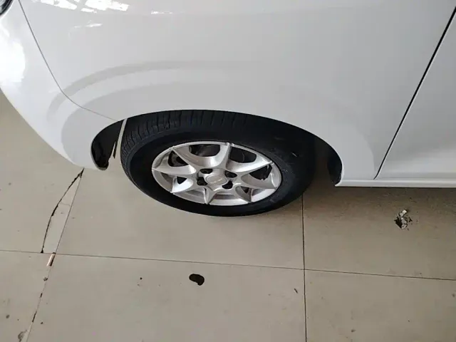 Roewe Clever — Фото автомобиля 22