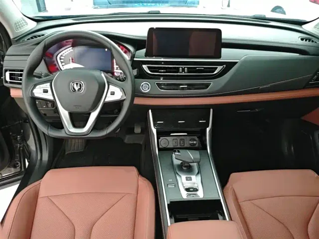 Changan CS75 — Фото автомобиля 9