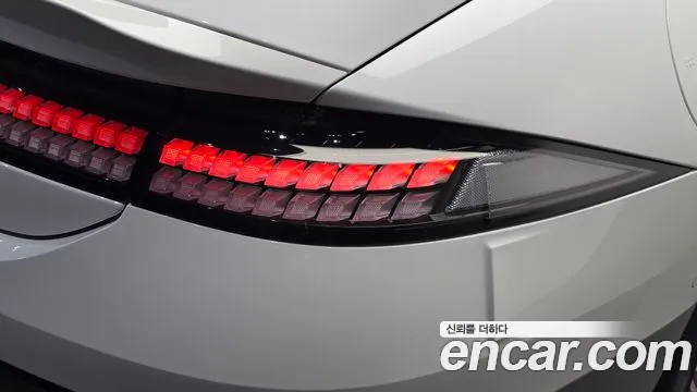 Hyundai Ioniq 6 — Фото автомобиля 8