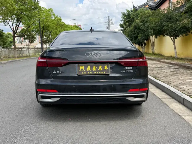 Audi A6L — Фото автомобиля 9