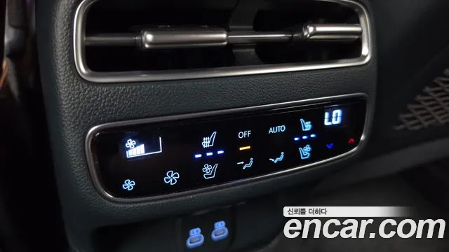 Genesis GV70 2.5T Бензин AWD — Фото автомобиля 17