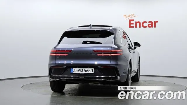 Genesis GV70 2.5T Бензин AWD — Фото автомобиля 3