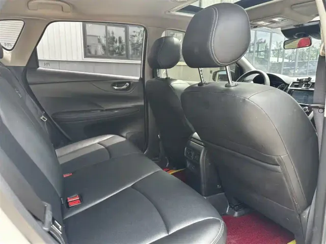 Nissan Tiida — Фото автомобиля 12